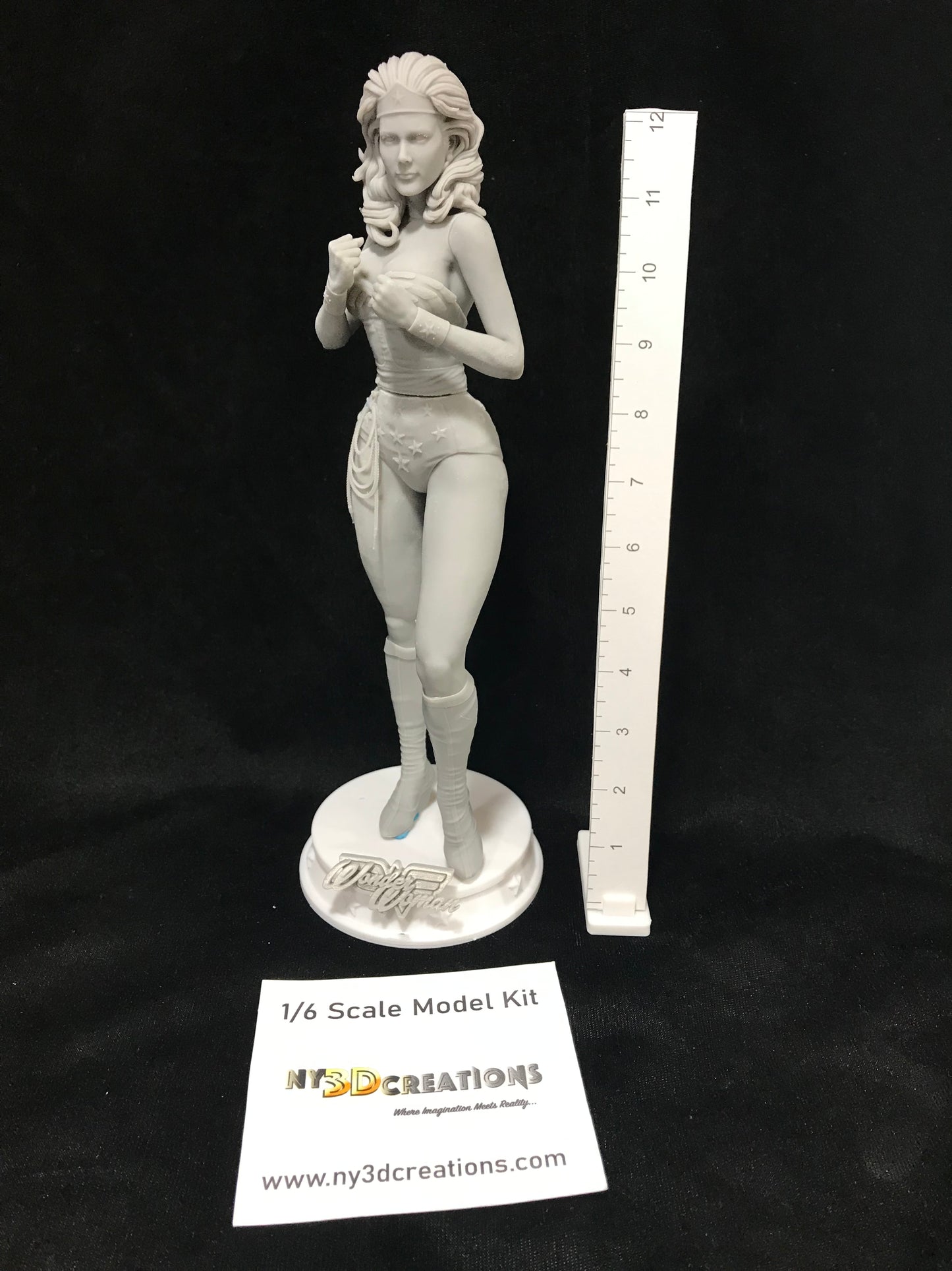 Wonder Woman (Fists) - Lynda Carter - Resin Printed Model Kit