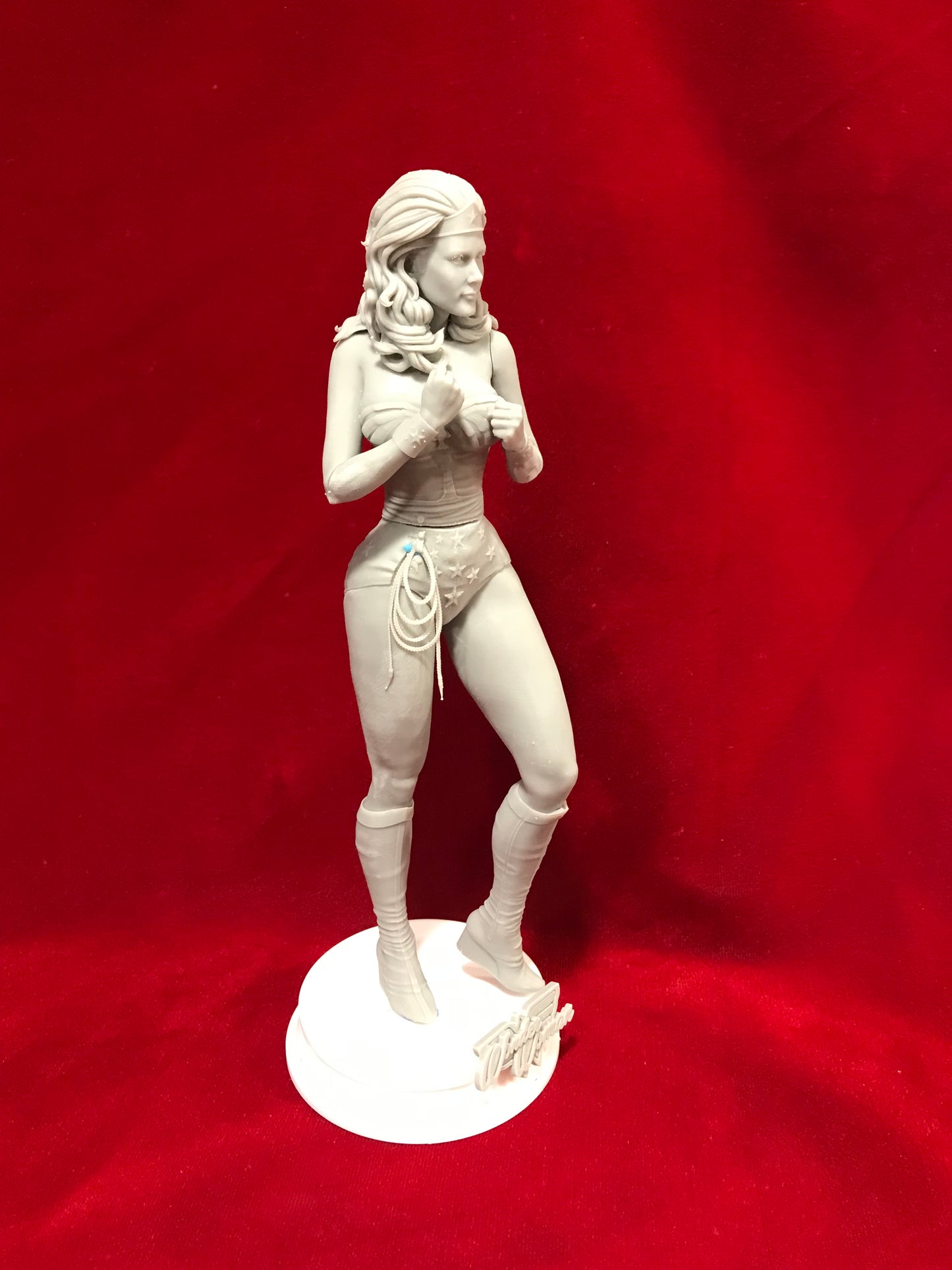 Wonder Woman (Fists) - Lynda Carter - Resin Printed Model Kit