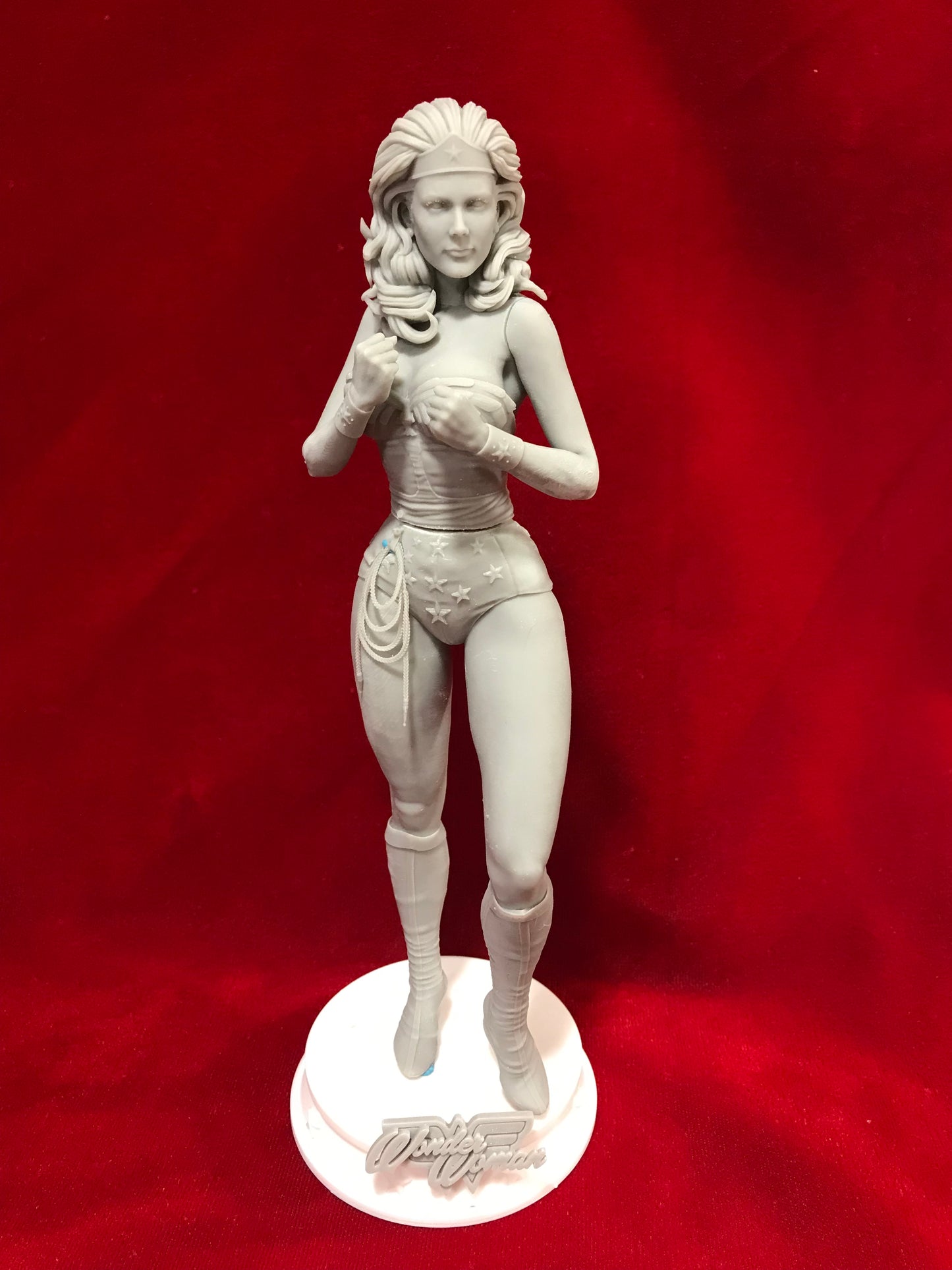 Wonder Woman (Fists) - Lynda Carter - Resin Printed Model Kit