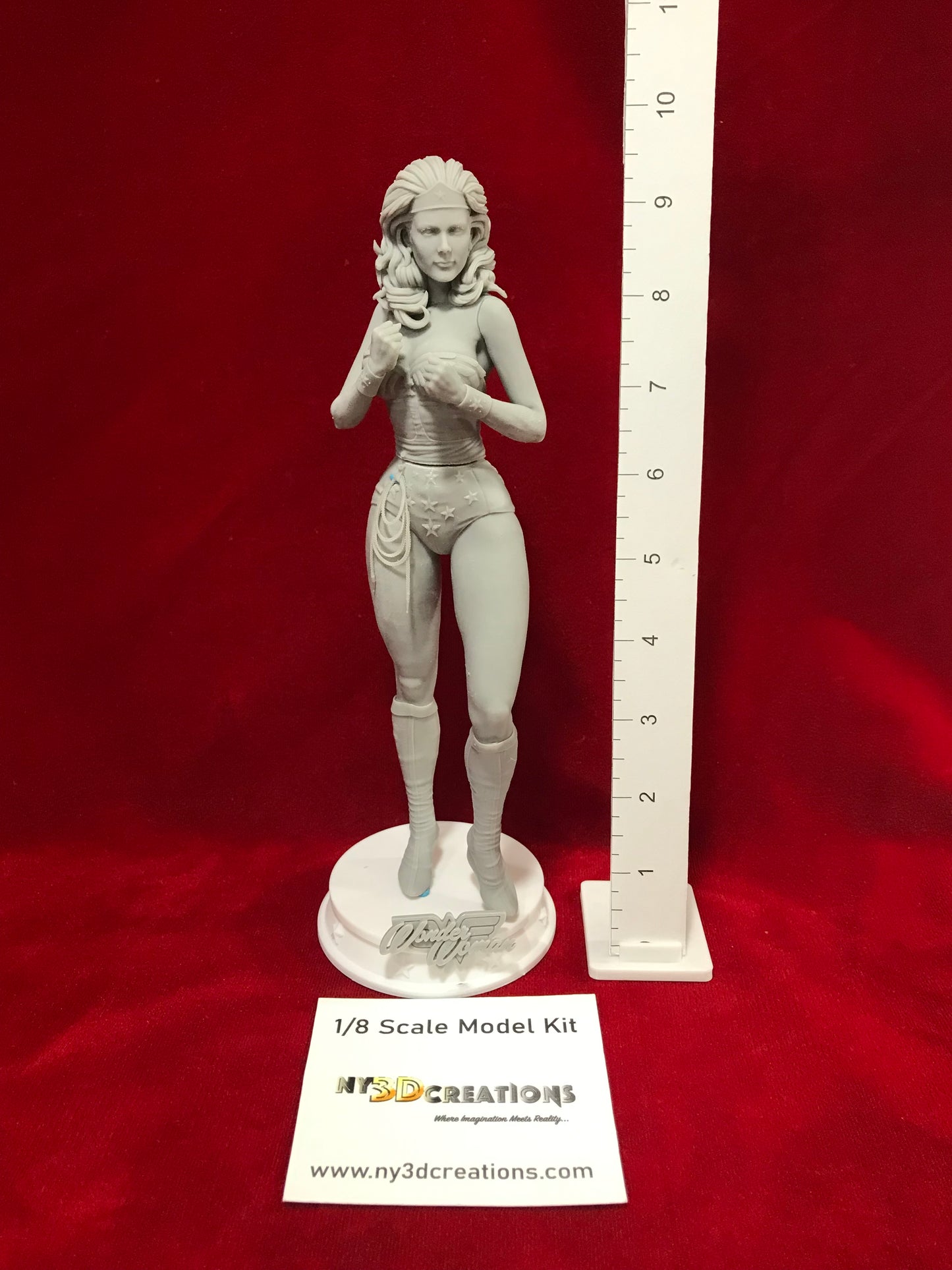 Wonder Woman (Fists) - Lynda Carter - Resin Printed Model Kit