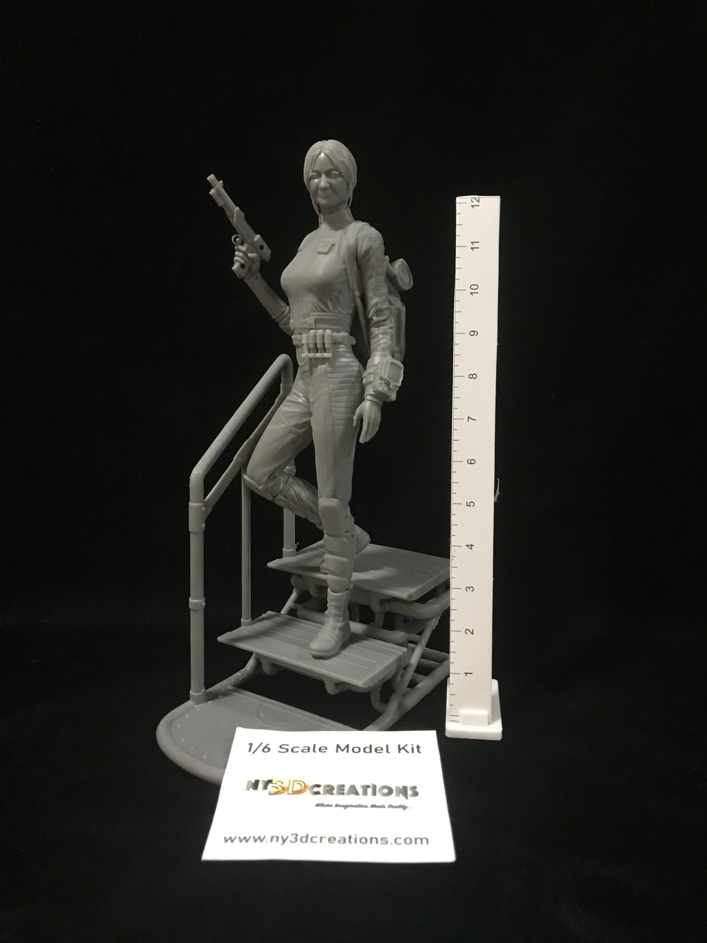 Lucy McLean - Fallout - "Deluxe Steps Base" - Resin Printed Model Kit
