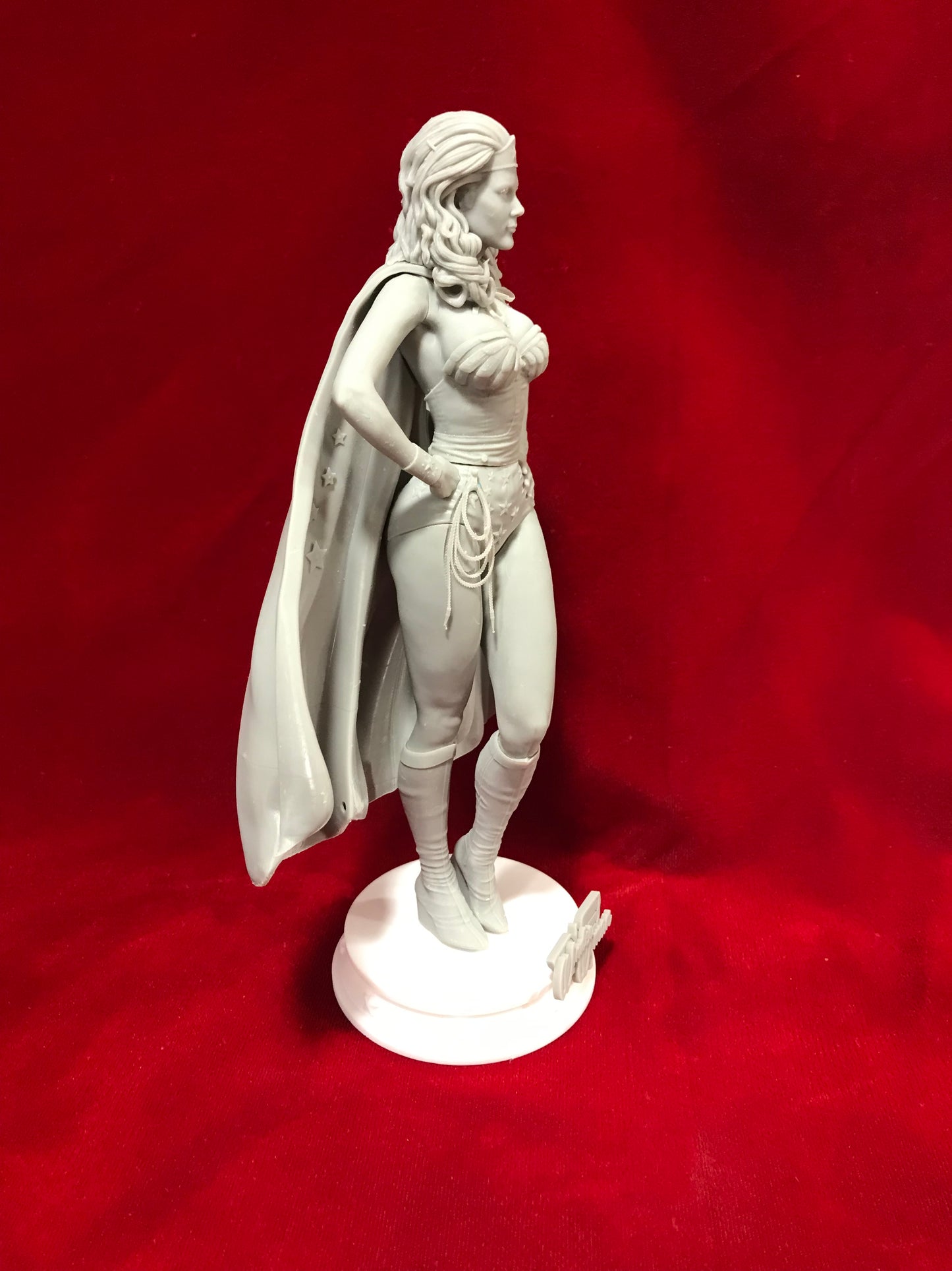 Wonder Woman (Caped) - Lynda Carter - Resin Printed Model Kit