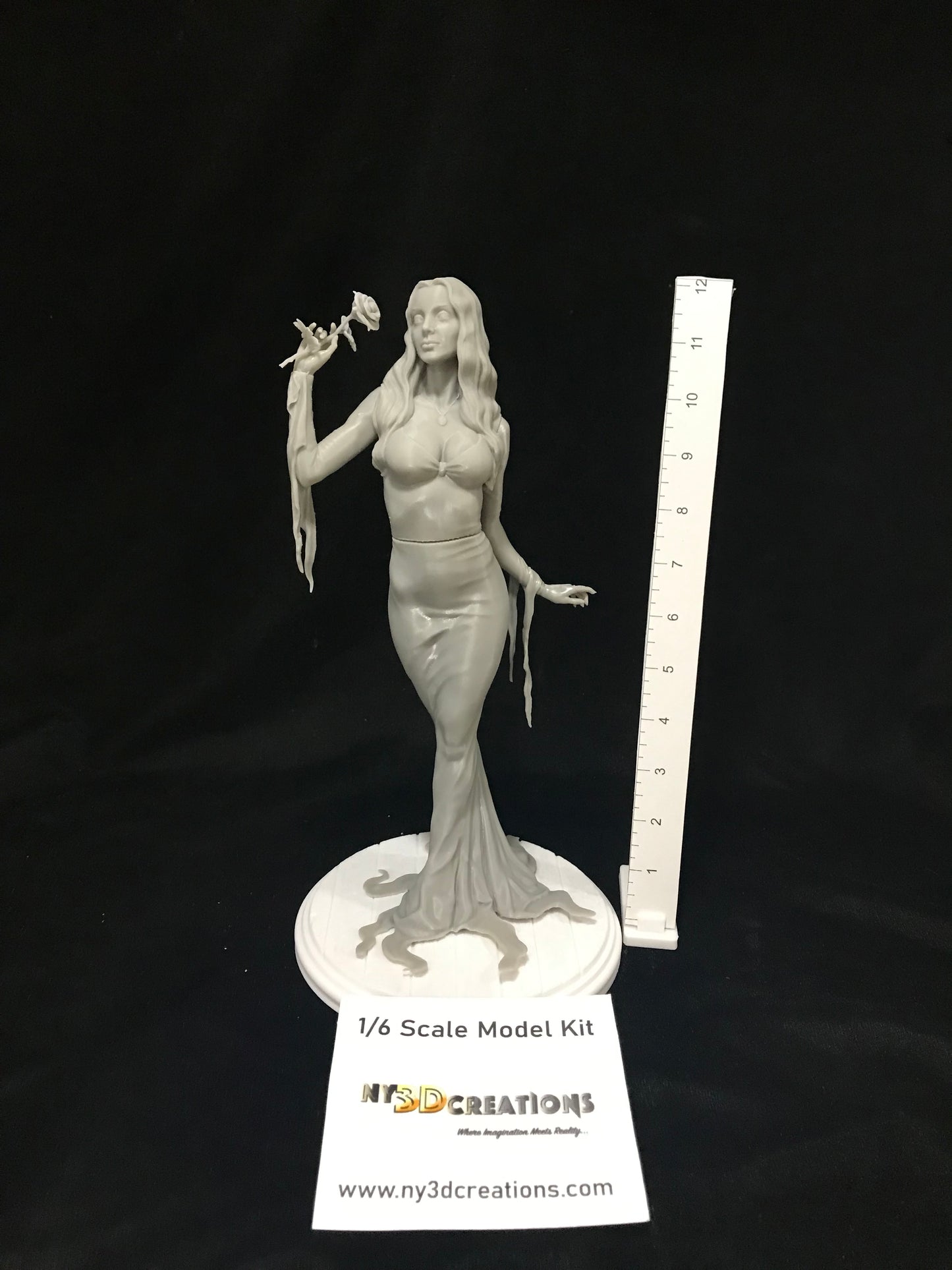 Morticia Adams - Carolyn Jones - Resin Printed Model Kit