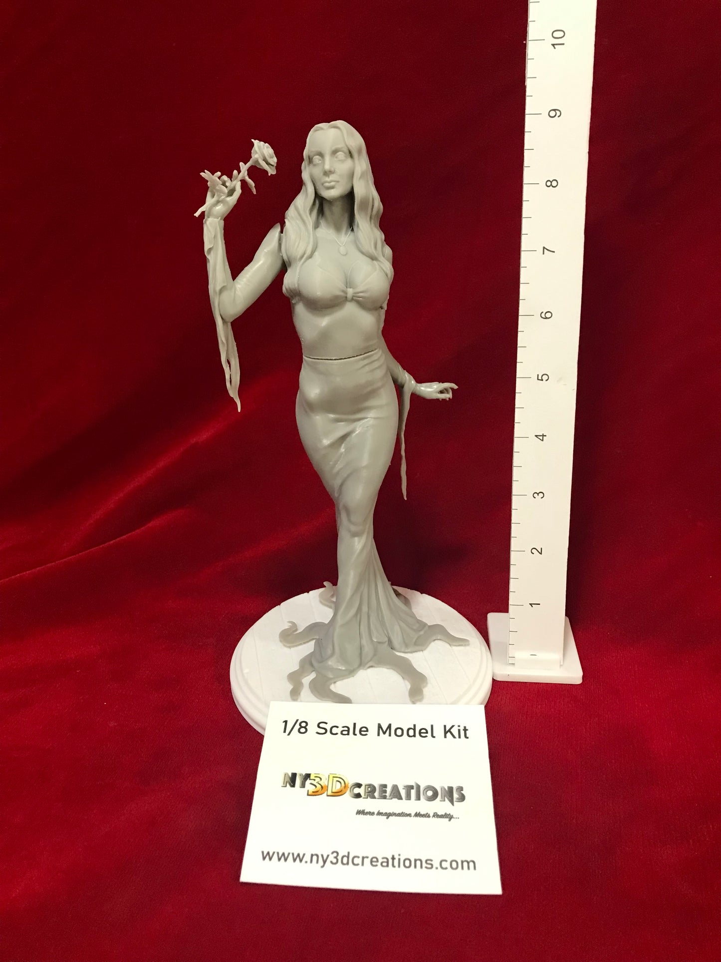 Morticia Adams - Carolyn Jones - Resin Printed Model Kit