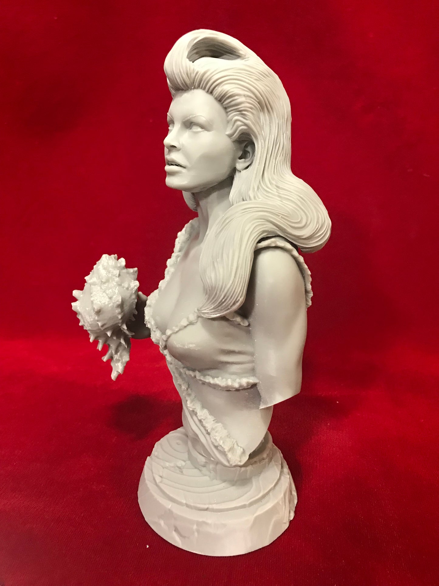 Raquel Bust